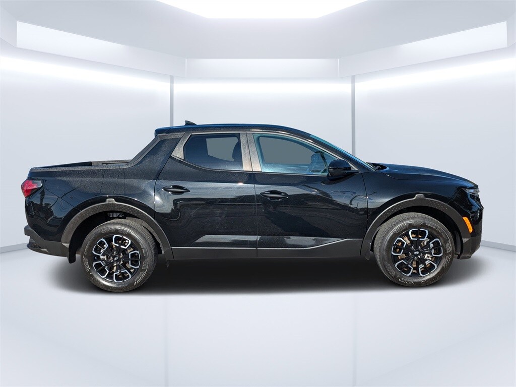 2023 Hyundai Santa Cruz SE photo 2