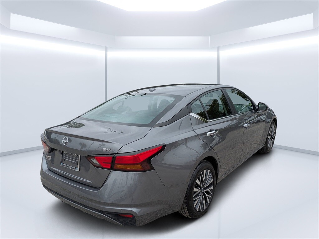 2024 Nissan Altima 2.5 SV photo 3