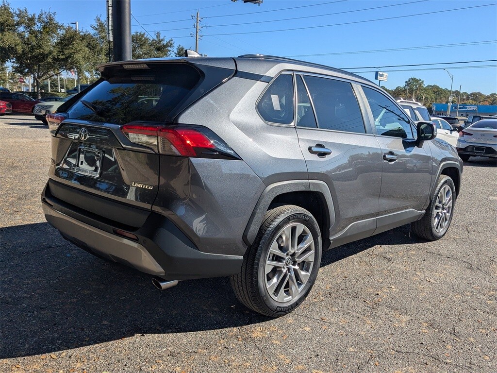 2023 Toyota RAV4 Limited photo 3