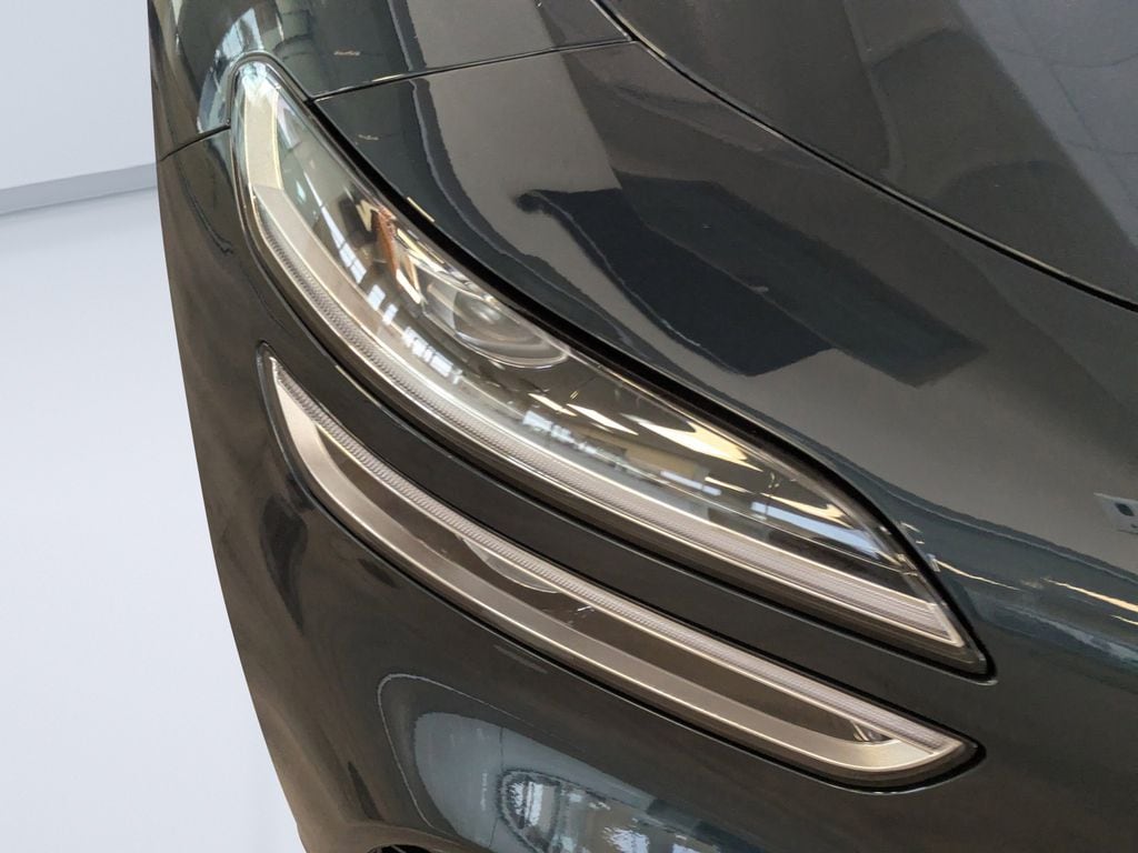 2025 GENESIS G70 Standard - Photo 8