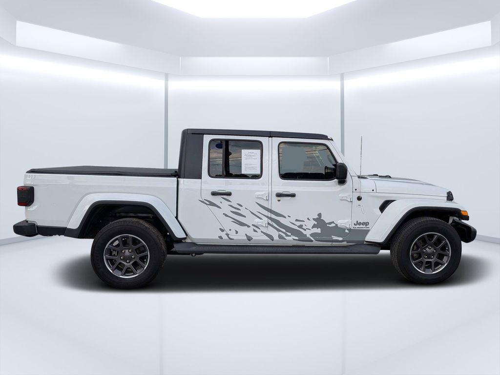 Used 2021 Jeep Gladiator Overland Truck