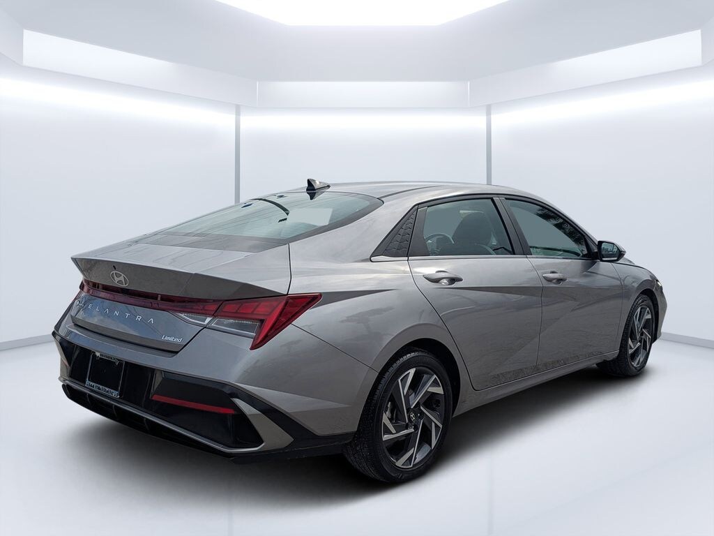 Used 2025 Hyundai Elantra Limited Sedan