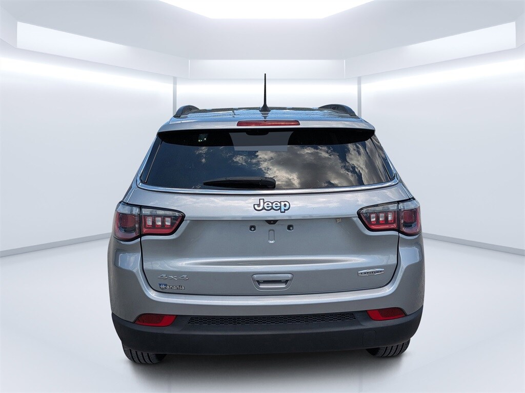 2022 Jeep Compass Latitude photo 3