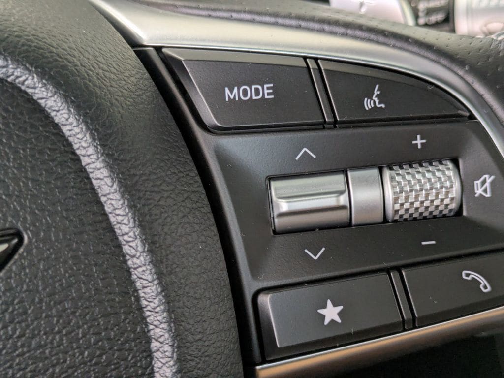 2025 GENESIS G70 Standard - Photo 23