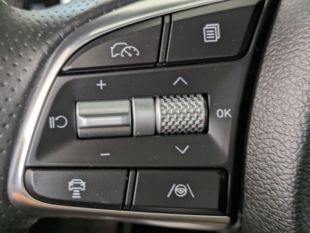 2025 GENESIS G70 Standard - Photo 22