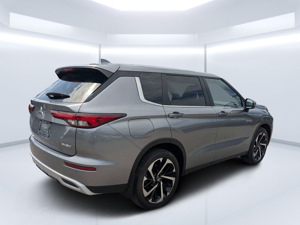Used 2023 Mitsubishi Outlander Phev SE SUV