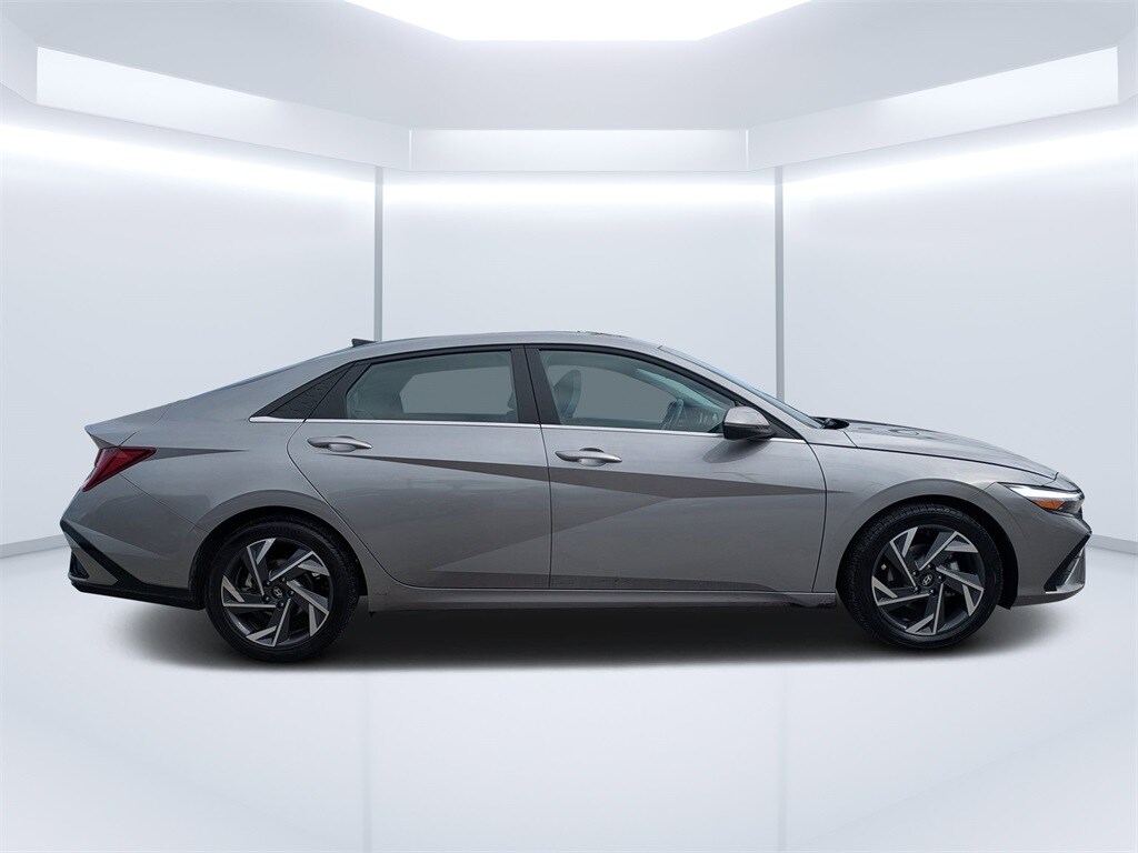 Used 2025 Hyundai Elantra Limited Sedan