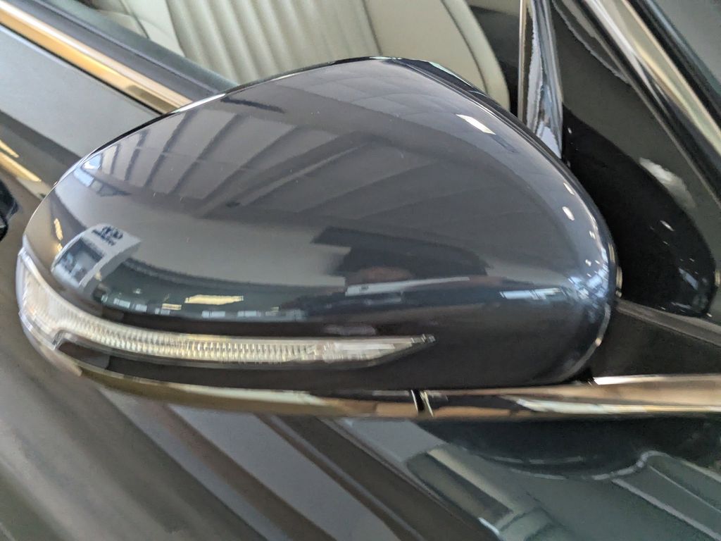2025 GENESIS G70 Standard - Photo 9