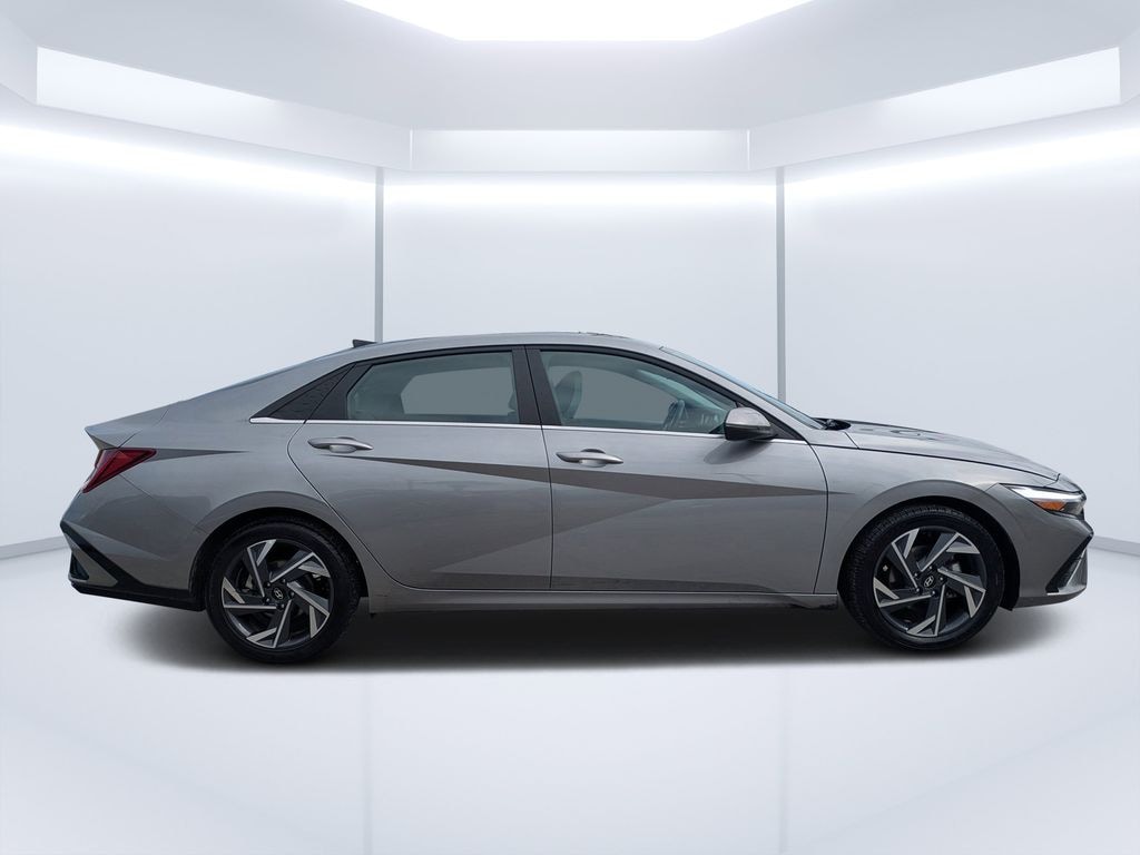 Used 2025 Hyundai Elantra Limited Sedan