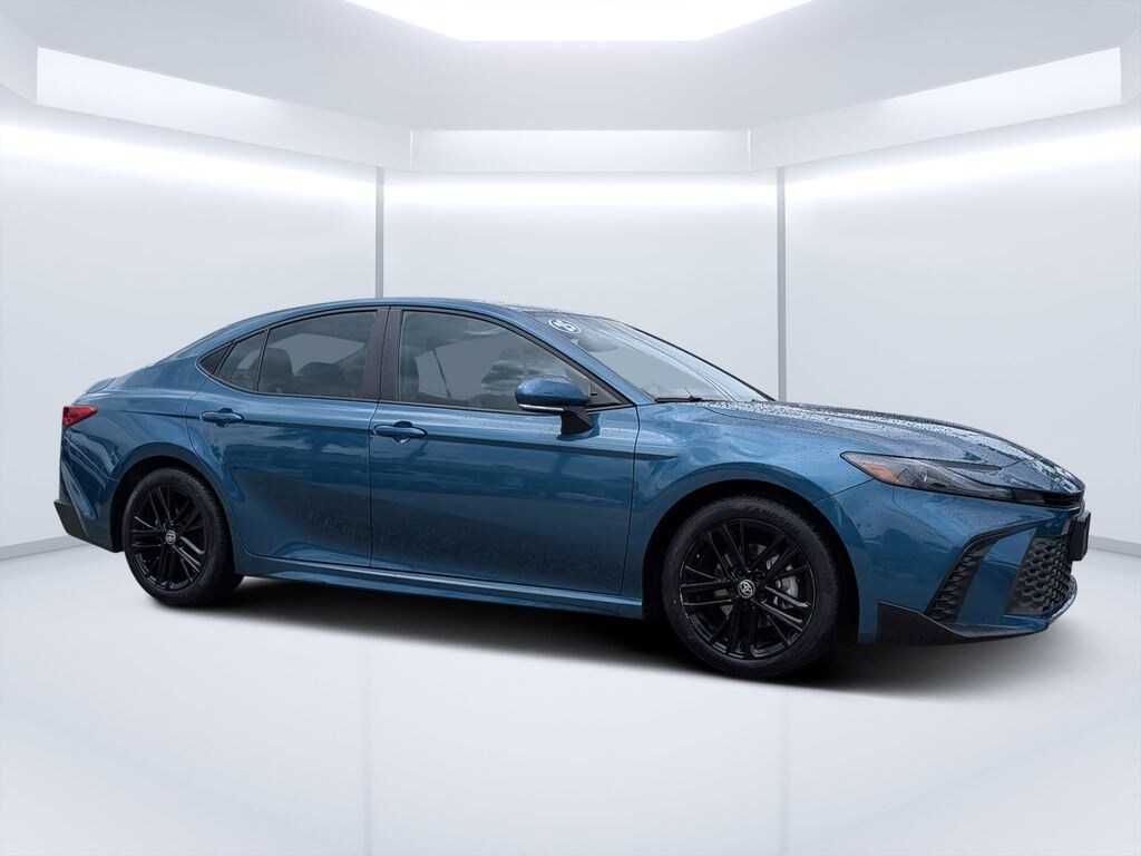 Used 2025 Toyota Camry SE Sedan