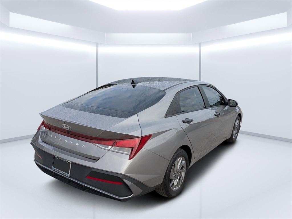 Used 2024 Hyundai Elantra SEL Sedan