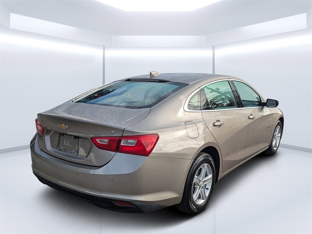 2024 Chevrolet Malibu 1LT photo 3