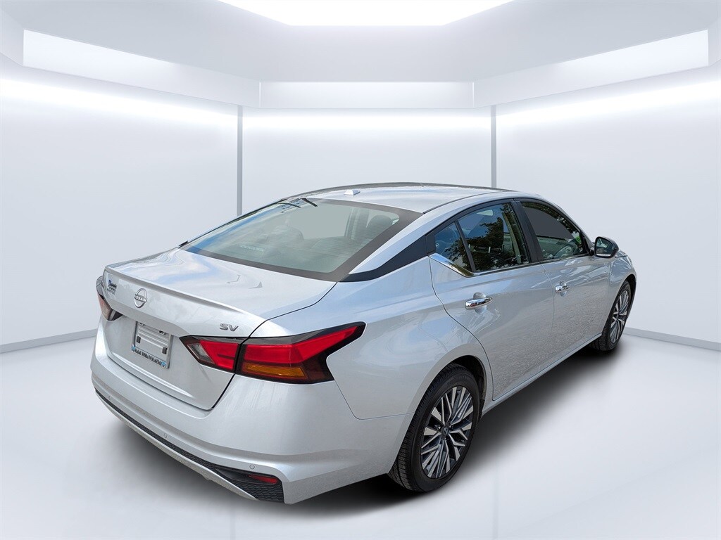 2024 Nissan Altima 2.5 SV photo 3