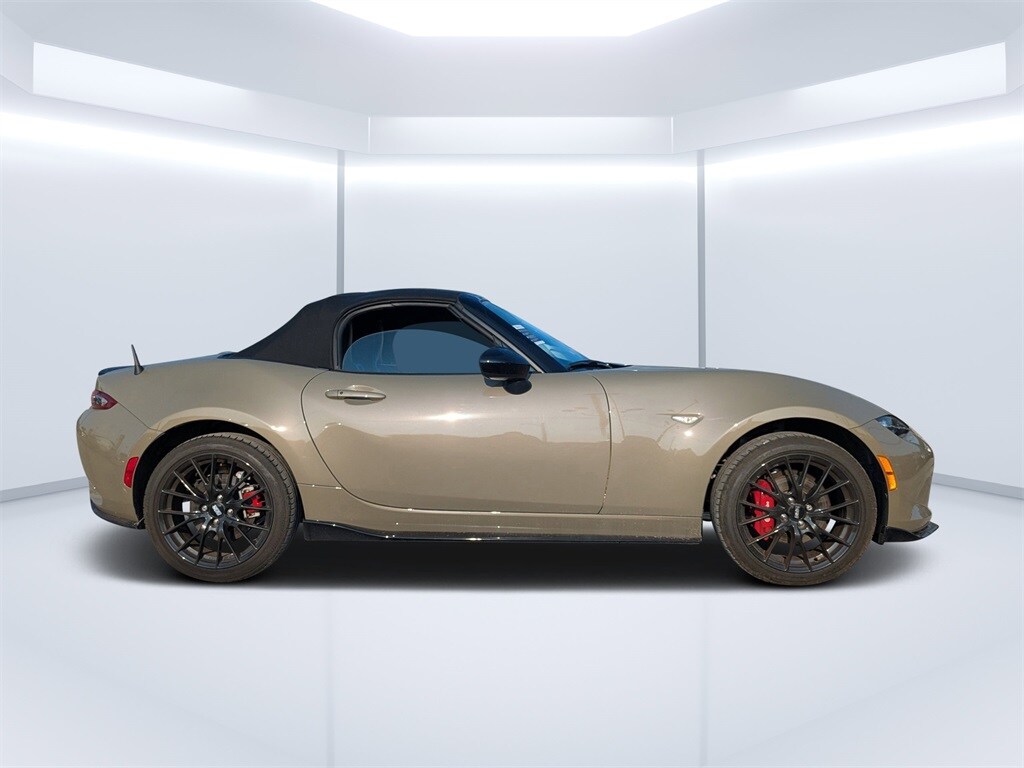 2023 Mazda MX-5 Miata Miata photo 2