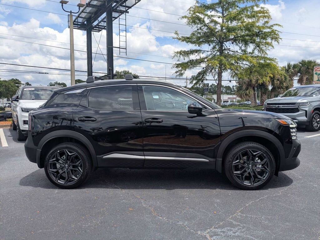 Used 2026 Nissan Kicks SR SUV