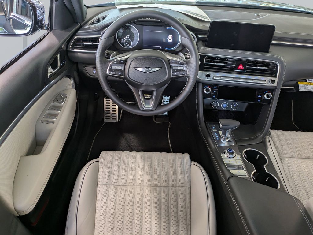 2025 GENESIS G70 Standard - Photo 13