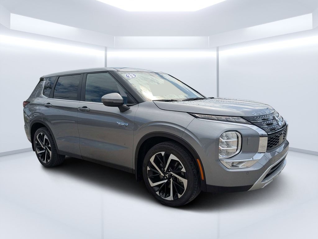 Used 2023 Mitsubishi Outlander Phev SE SUV