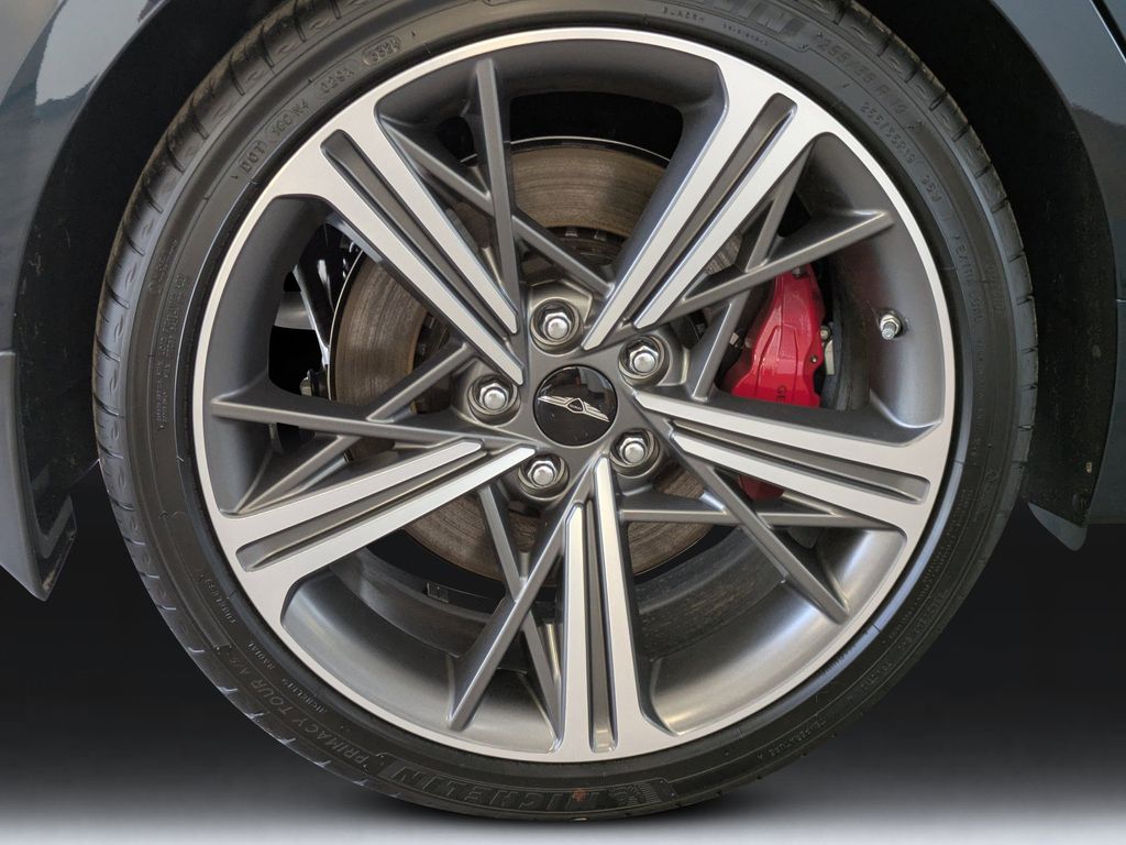 2025 GENESIS G70 Standard - Photo 7