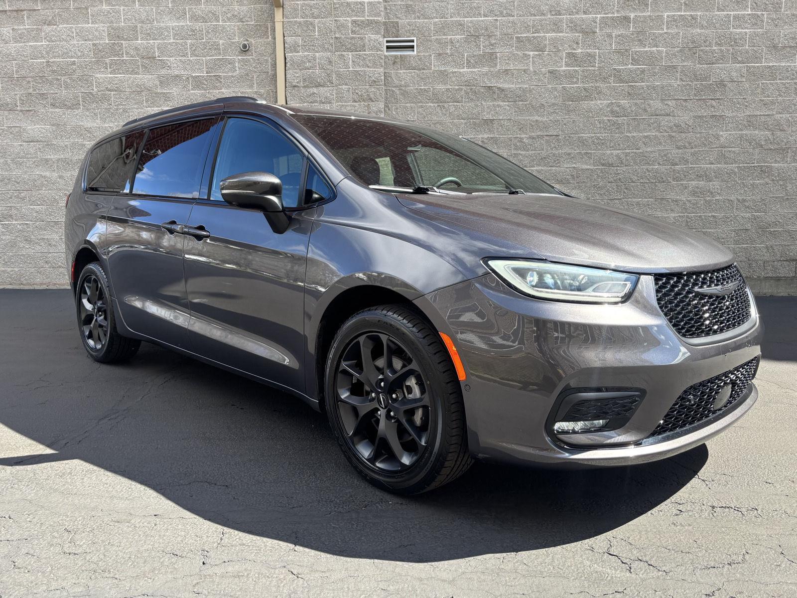 2023 Chrysler Pacifica Touring L