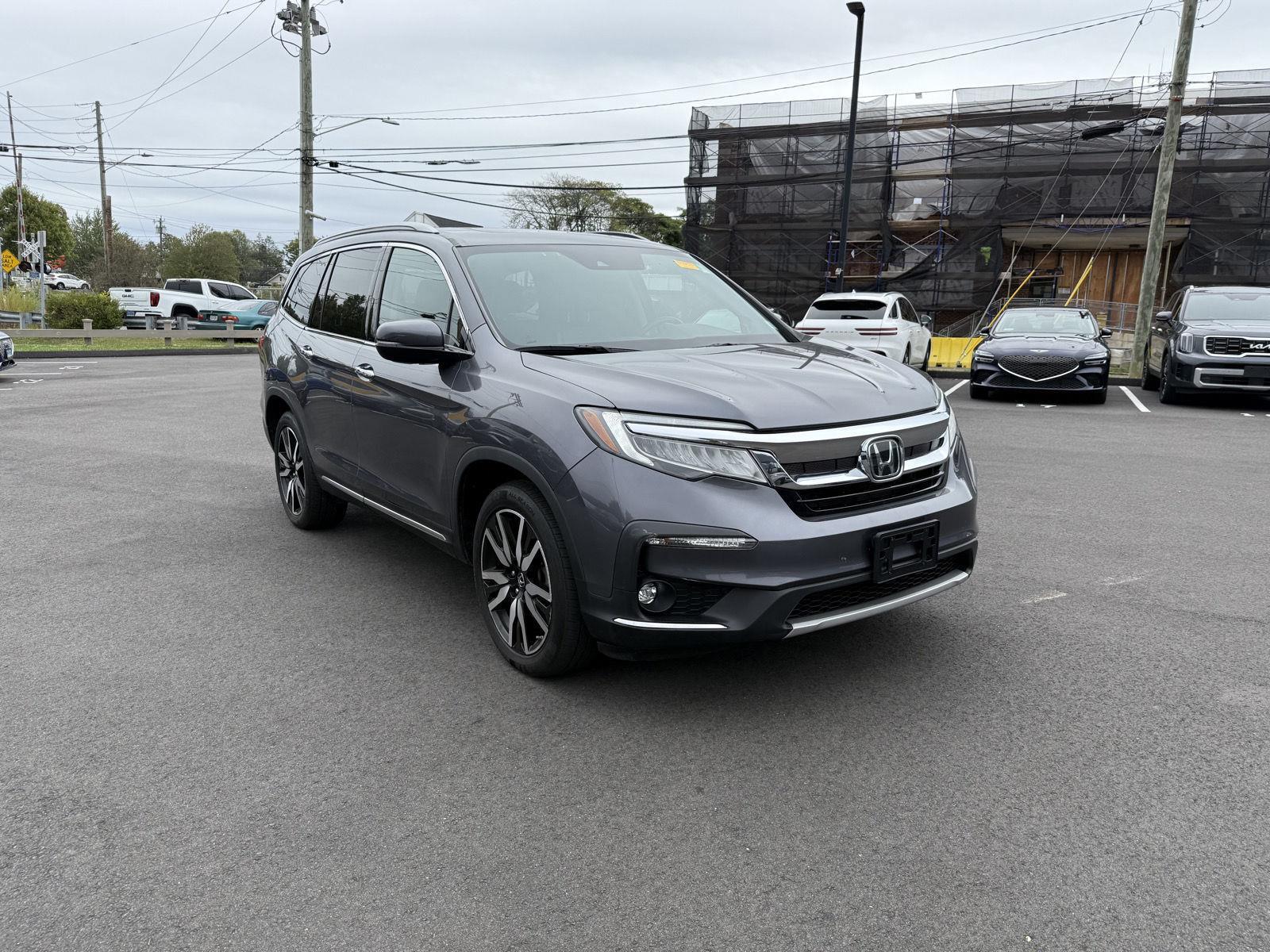 2022 Honda Pilot Touring photo 2