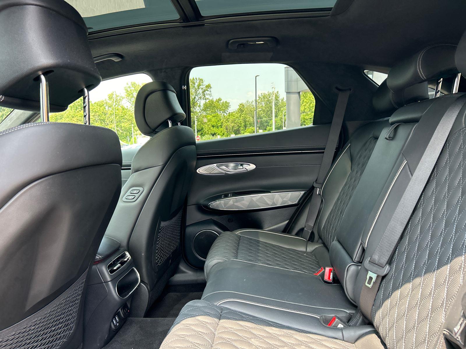 2025 Genesis GV70 3.5T Sport photo 3