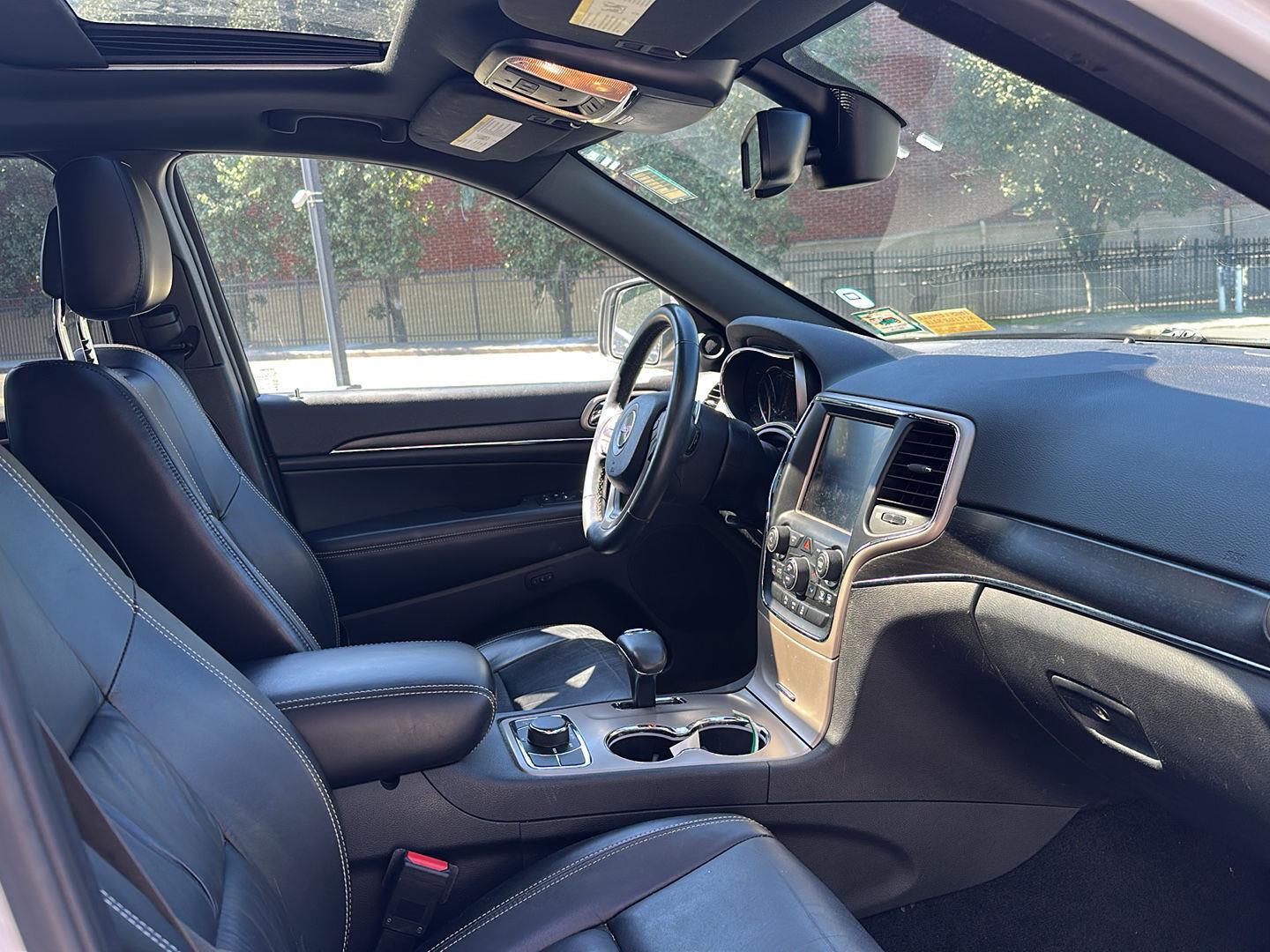 2015 Jeep Grand Cherokee Limited photo 4
