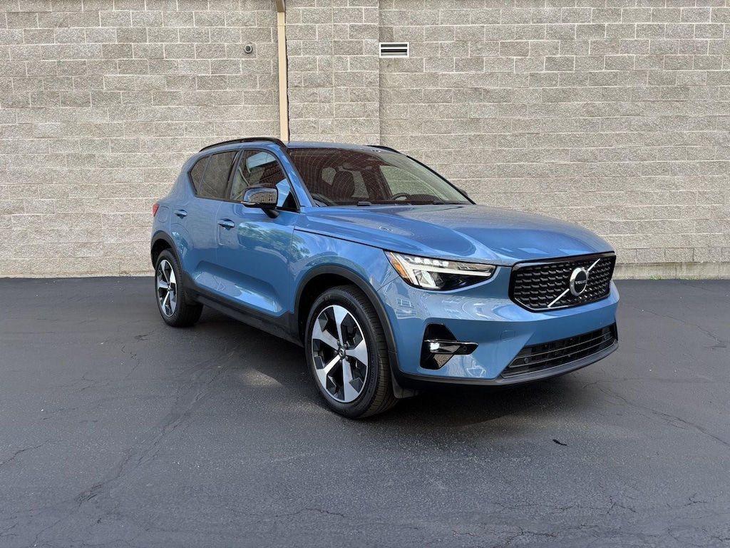 Used 2023 Volvo XC40 Plus Dark Theme SUV