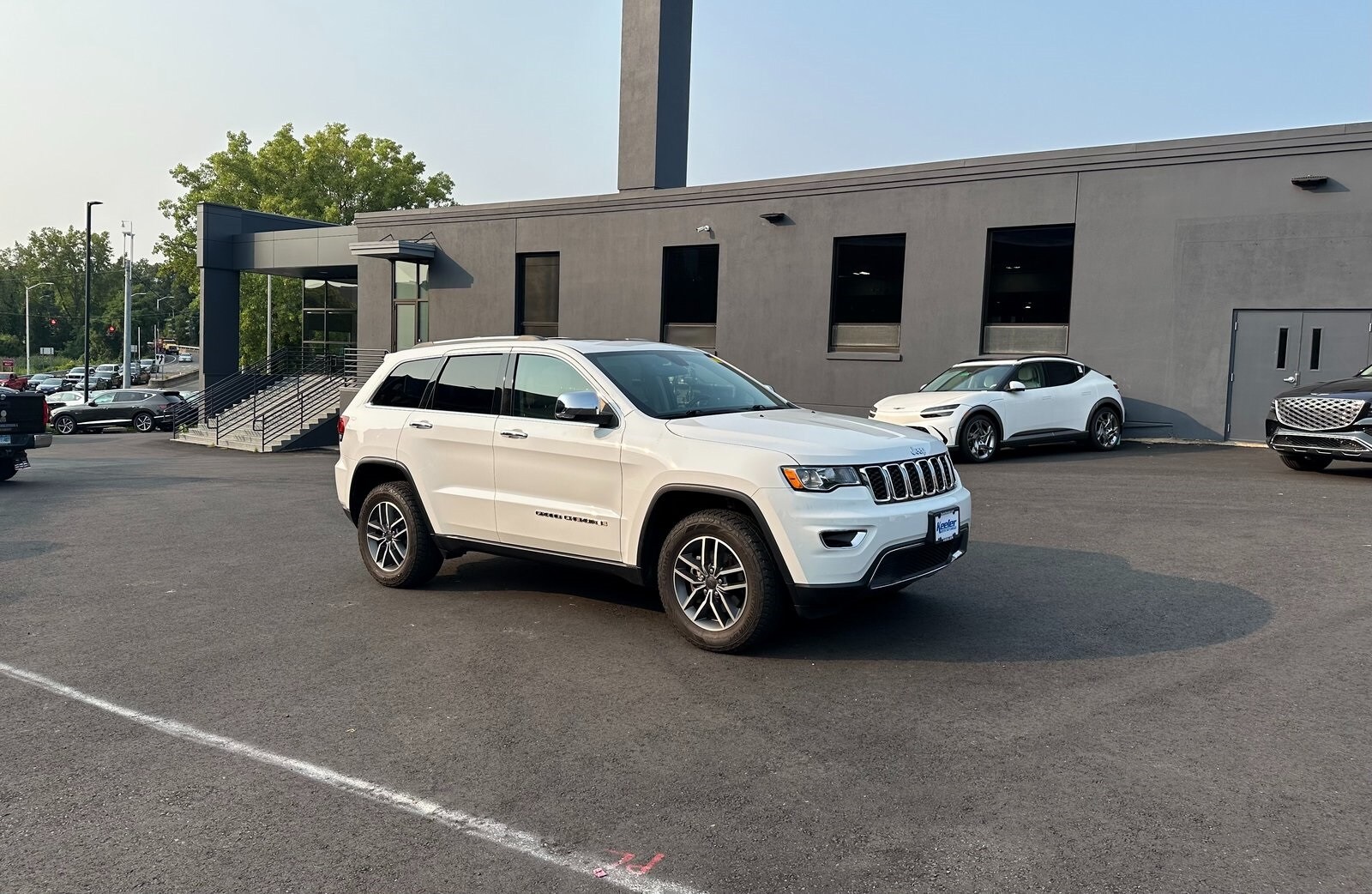 2020 Jeep Grand Cherokee Limited 23