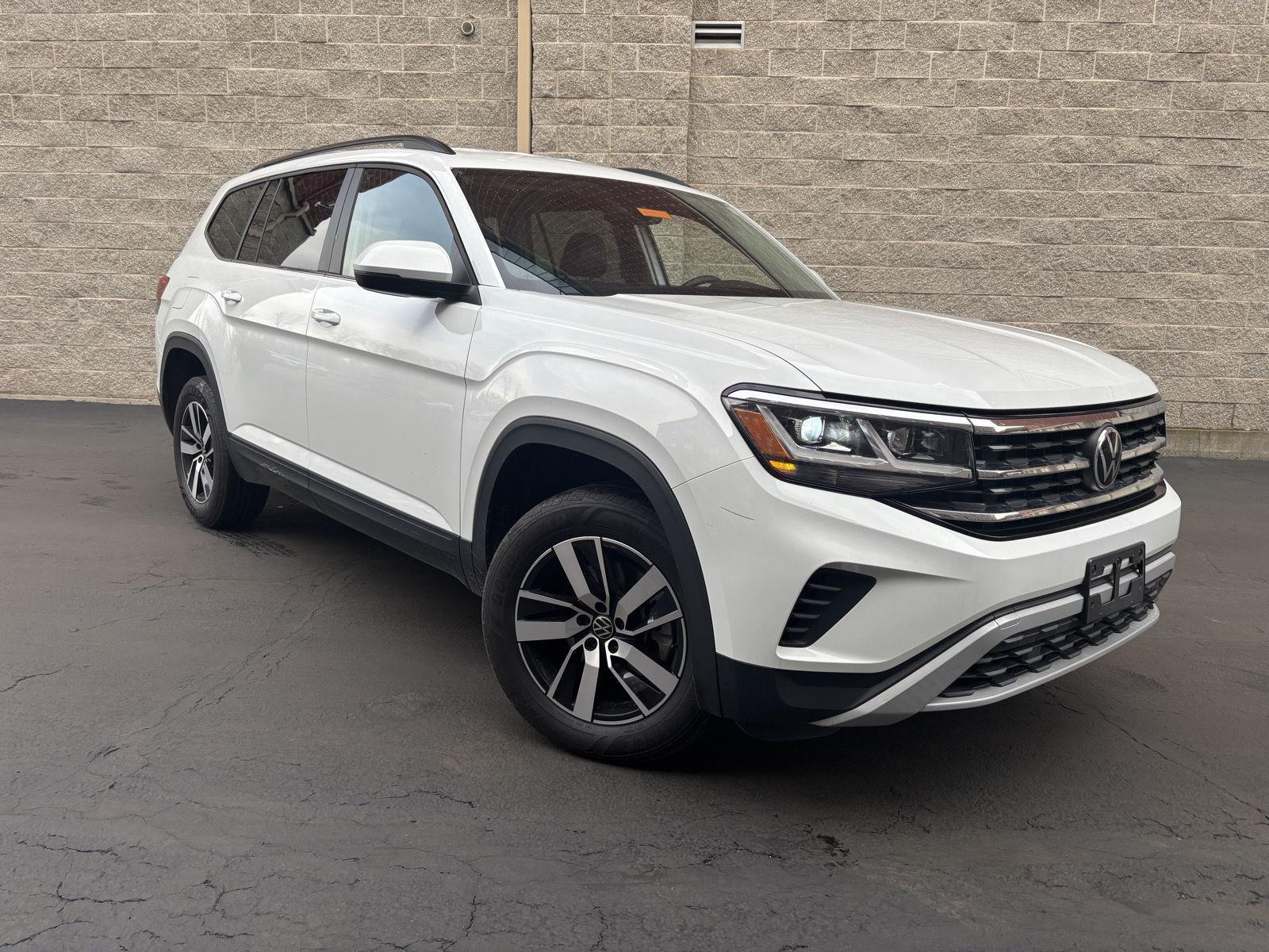 2023 Volkswagen Atlas SE's photo