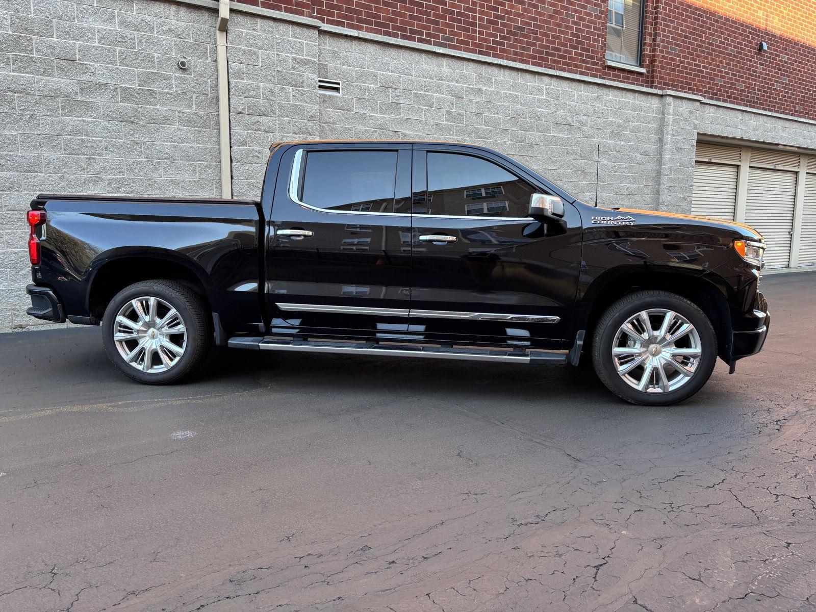 2022 Chevrolet Silverado 1500 High Country - Photo 2