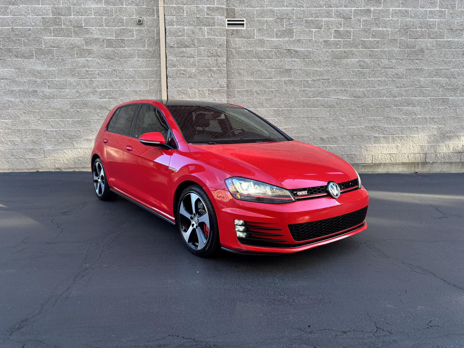 Used 2017 Volkswagen Golf GTI SE Hatchback