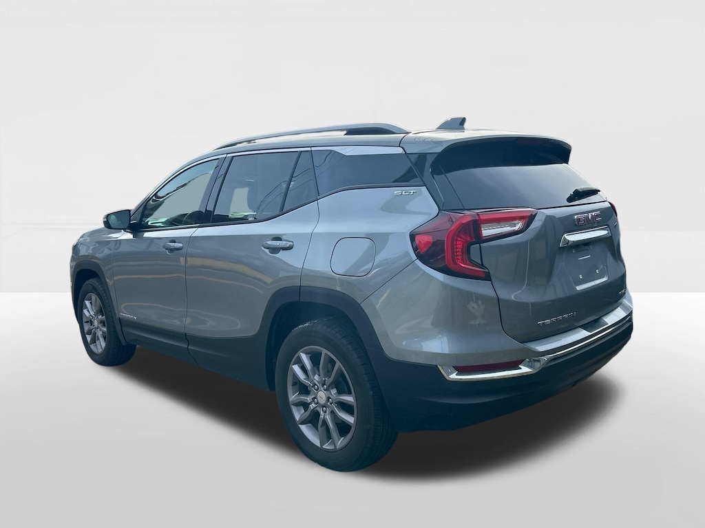 Used 2024 GMC Terrain SLT SUV