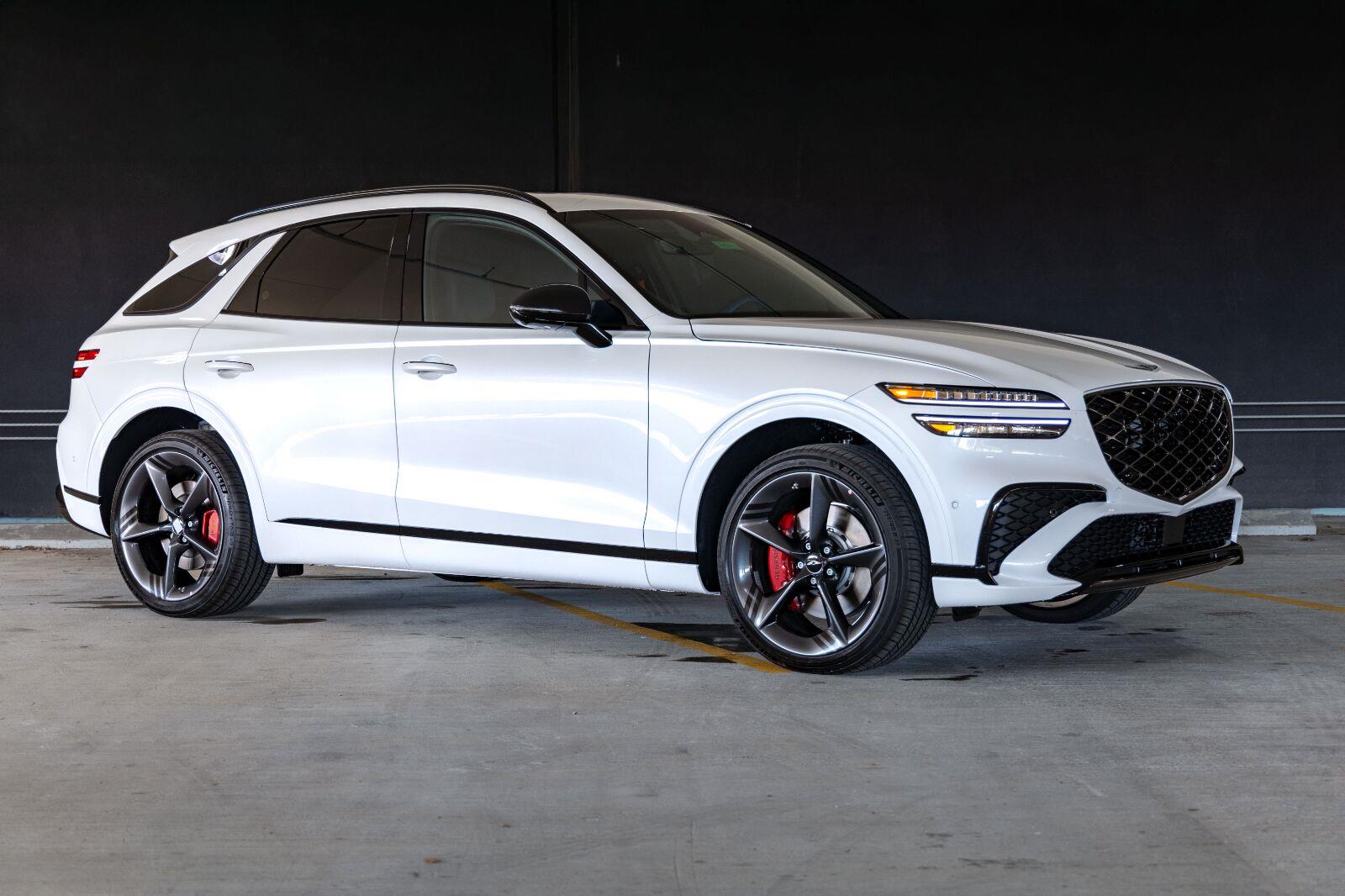 2027 GENESIS GV70