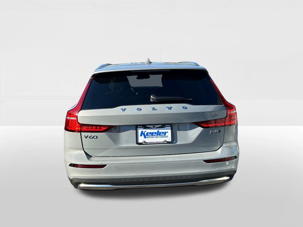 Used 2025 Volvo V60 Cross Country Plus Wagon