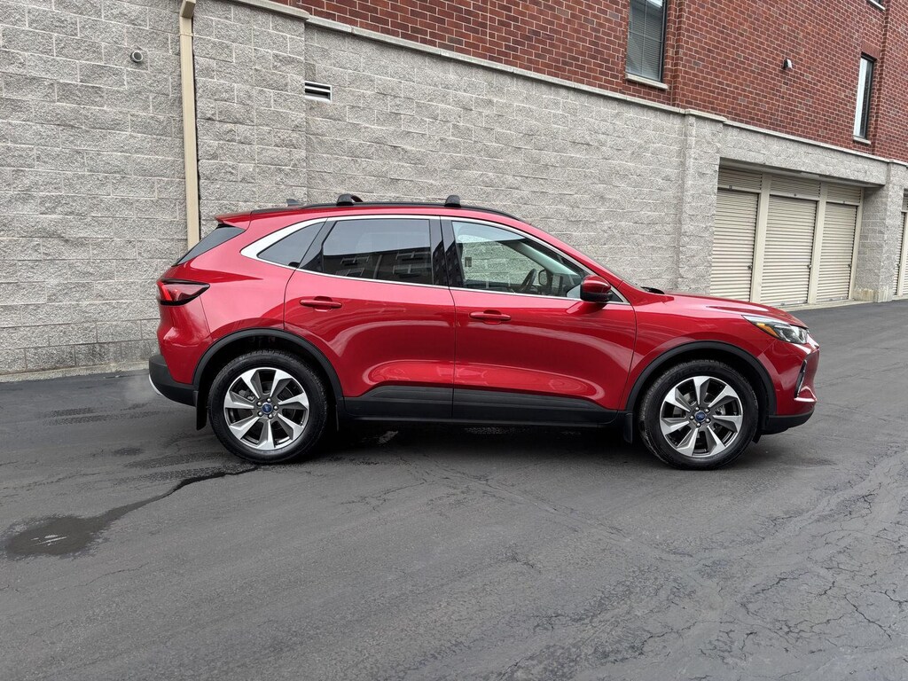 Used 2023 Ford Escape Hybrid Platinum SUV