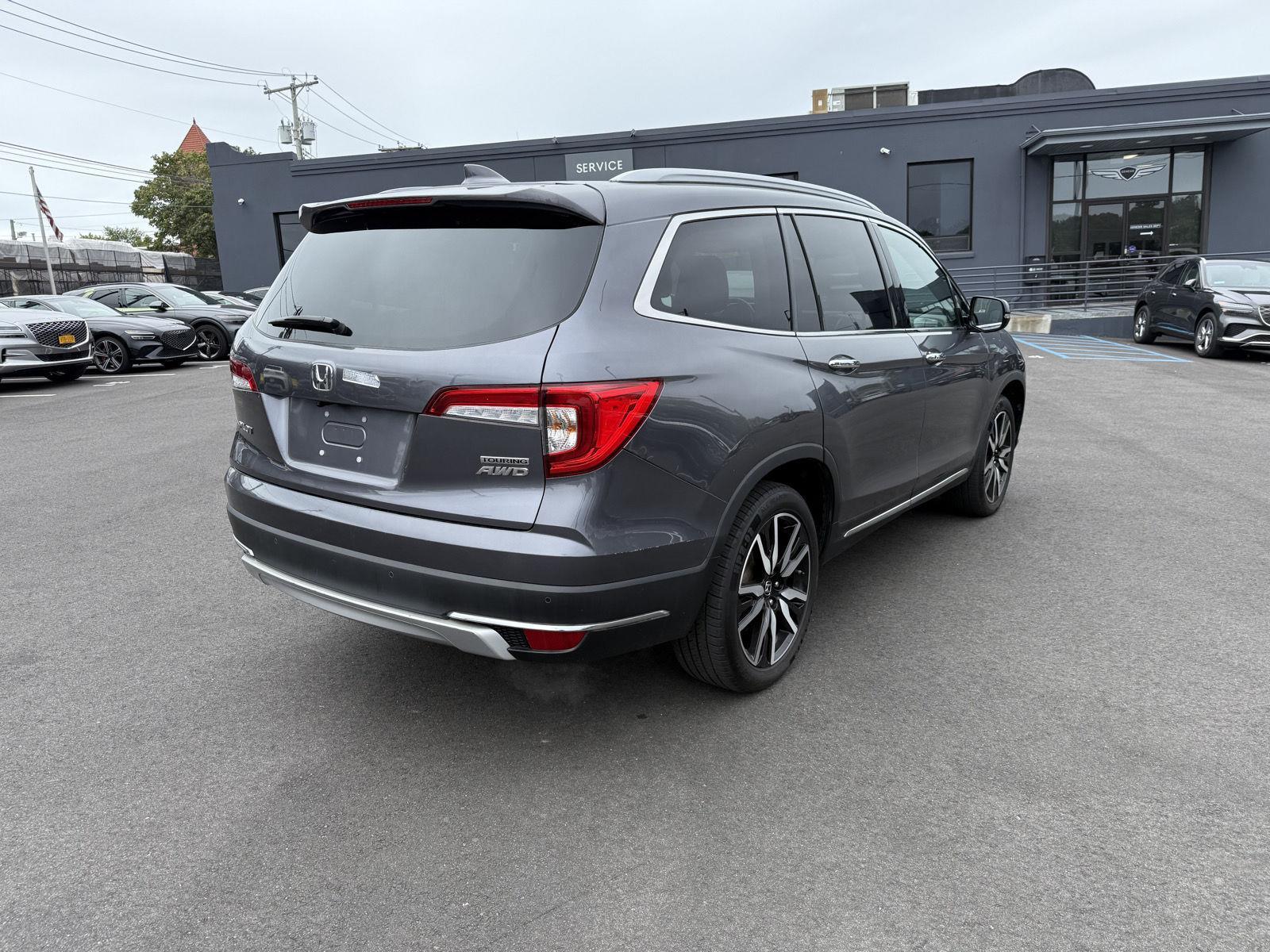 2022 Honda Pilot Touring photo 3