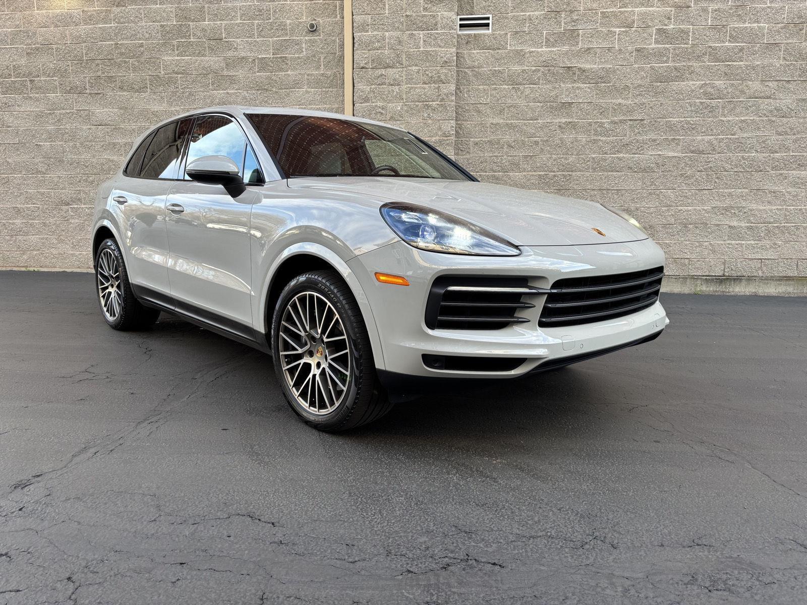 2022 Porsche Cayenne Platinum Edition's photo
