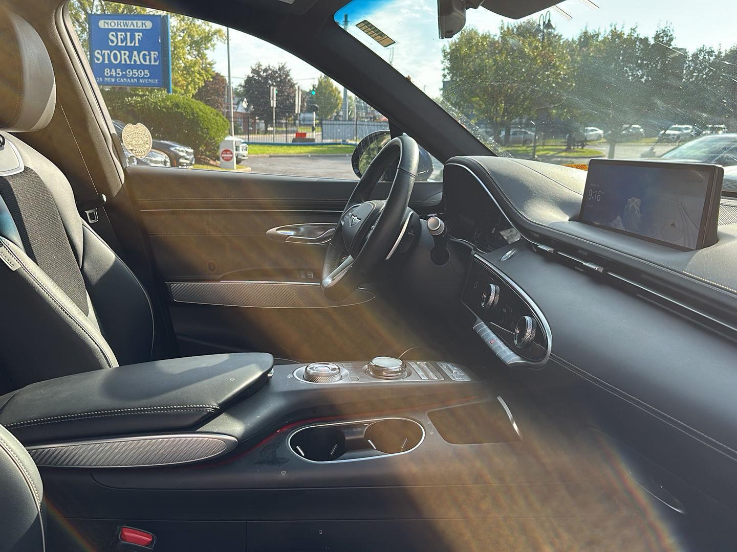 2023 Genesis GV70 2.5T photo 3