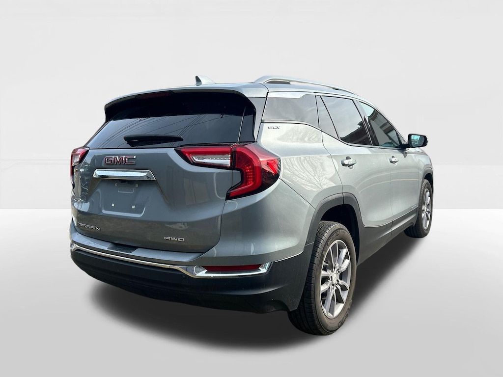 Used 2024 GMC Terrain SLT SUV