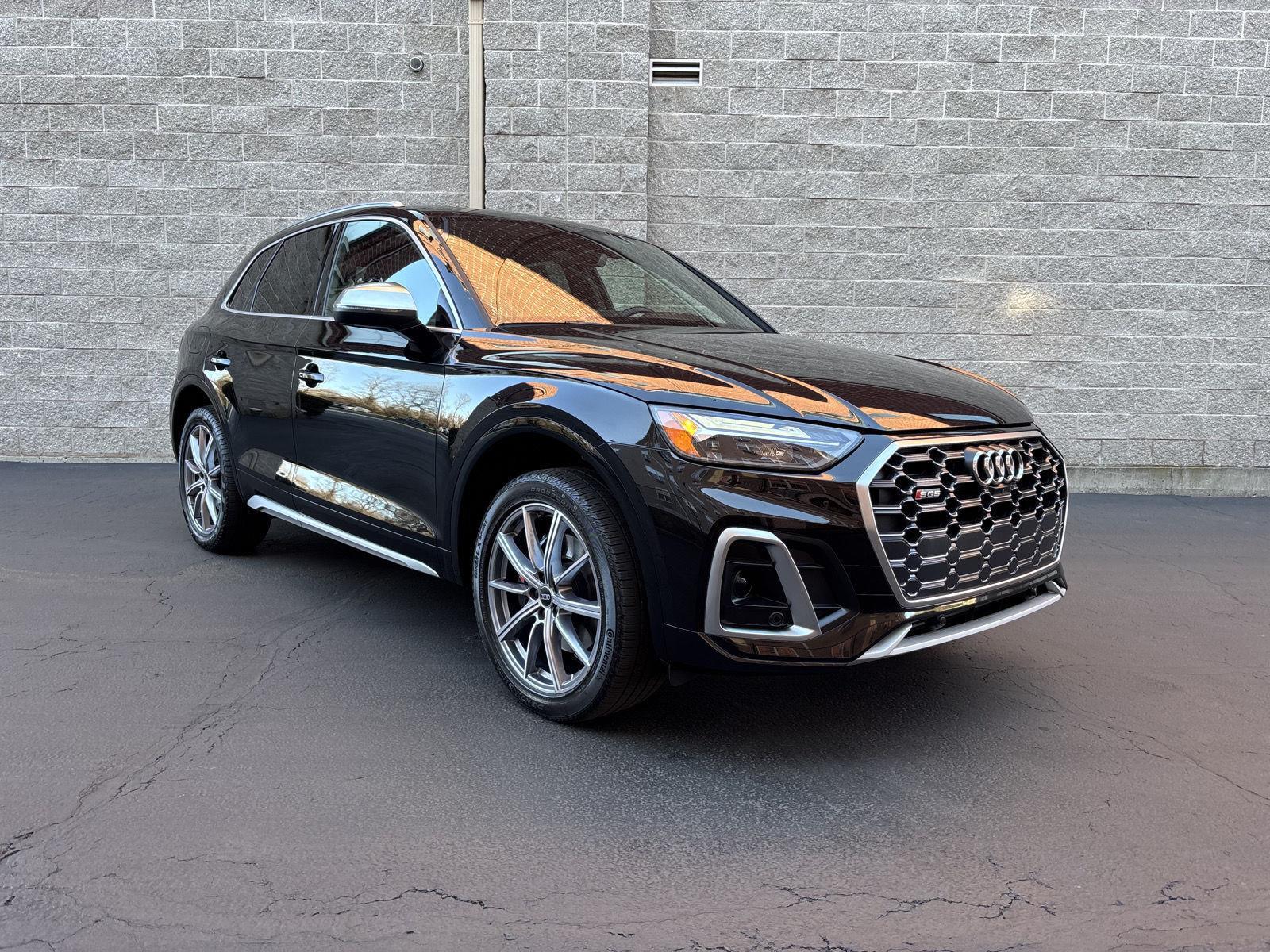 2022 Audi SQ5 Premium Plus's photo