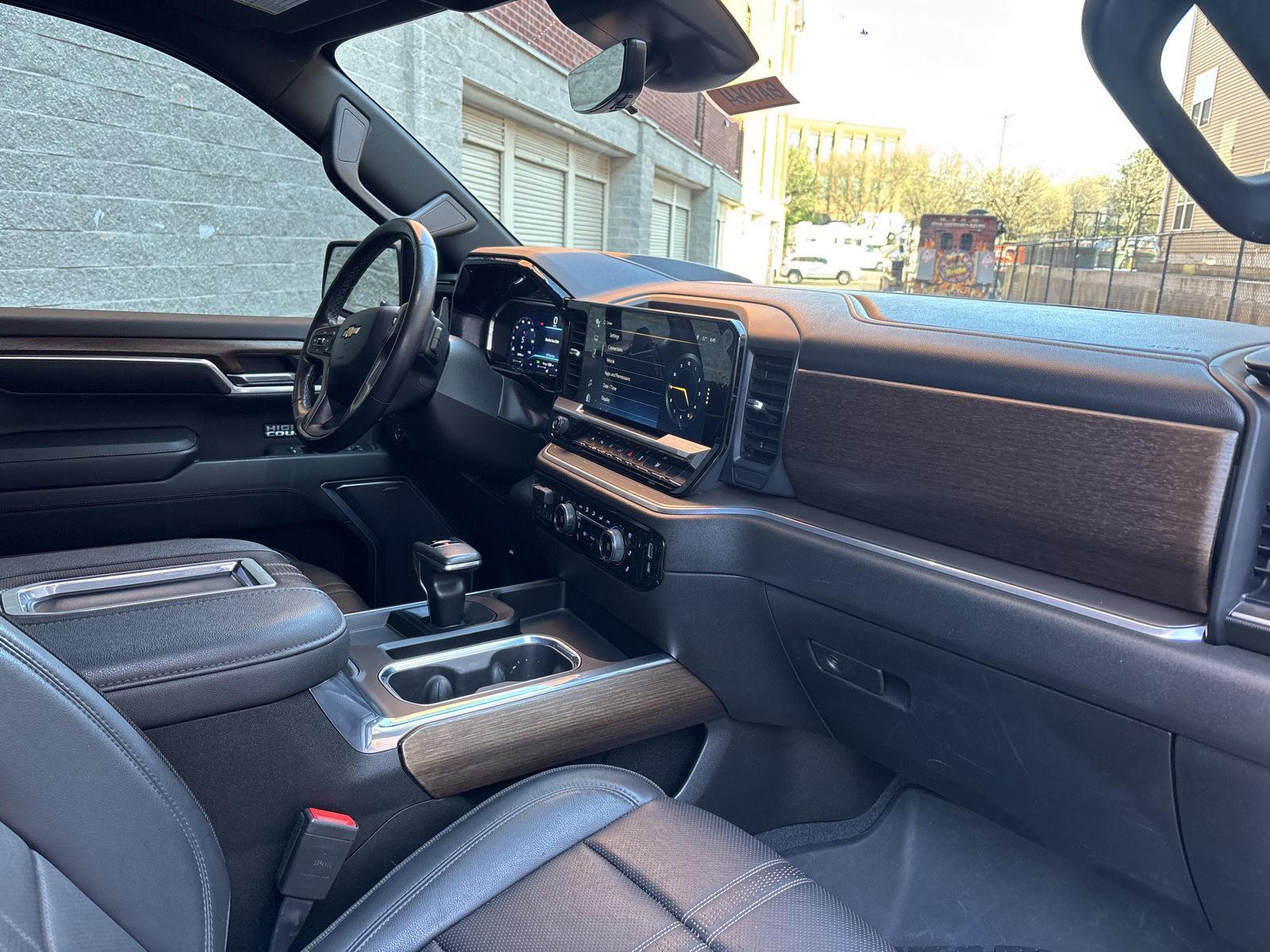 2022 Chevrolet Silverado 1500 High Country - Photo 12