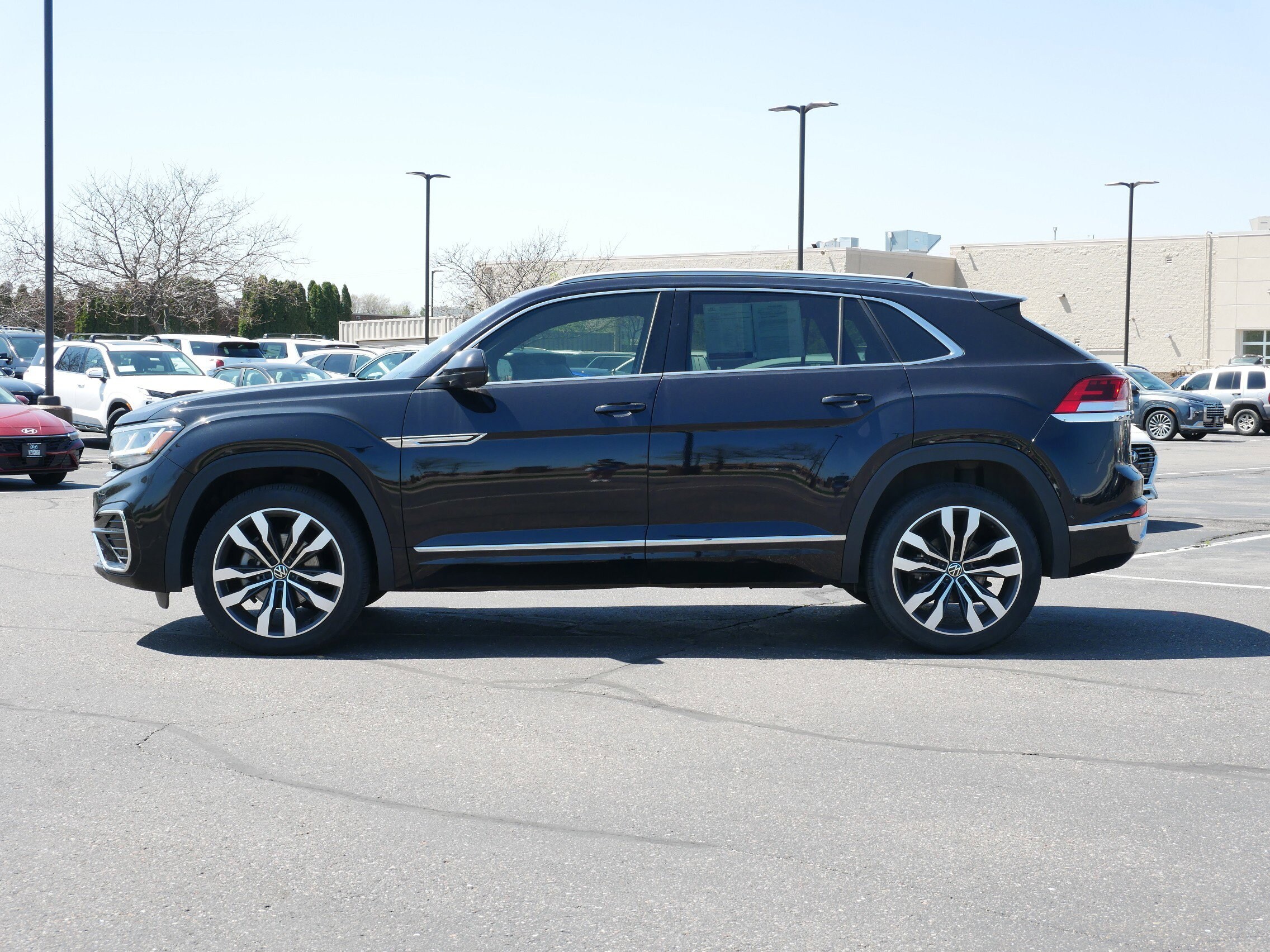 Used 2020 Volkswagen Atlas Cross Sport SEL Premium R-Line with VIN 1V2TE2CA1LC225401 for sale in Waite Park, Minnesota