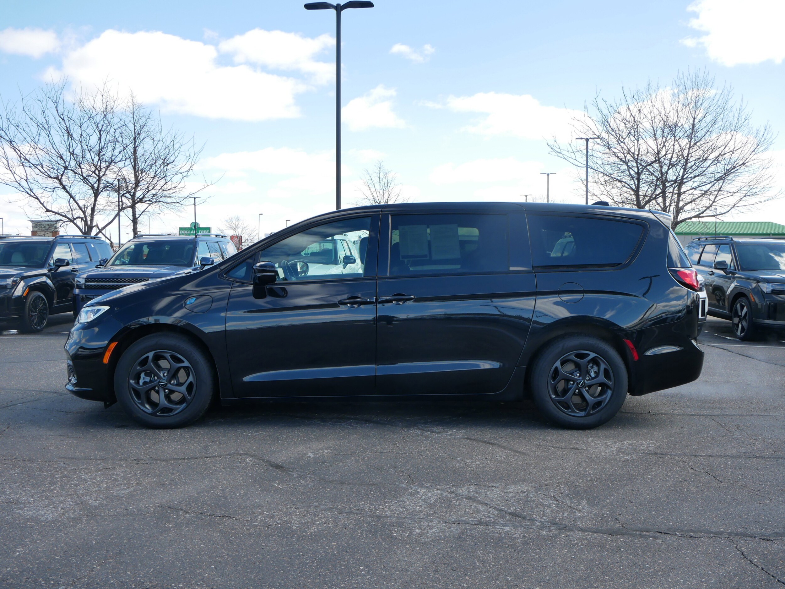 Used 2023 Chrysler Pacifica Hybrid Limited with VIN 2C4RC1S78PR542333 for sale in Waite Park, Minnesota