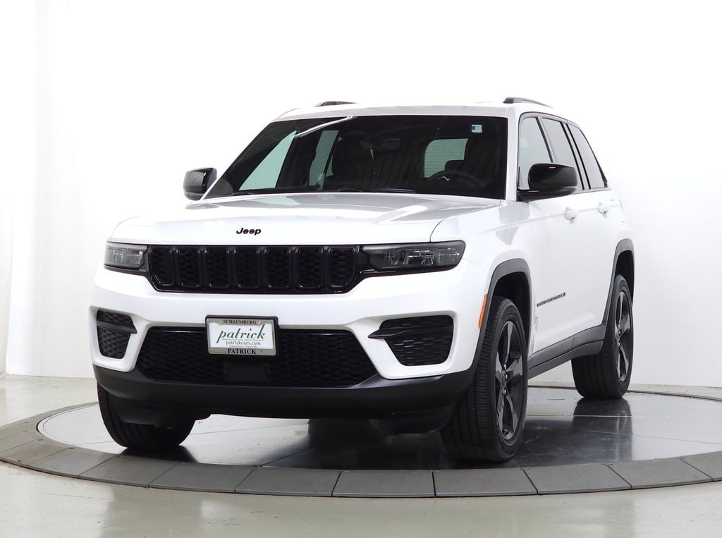 Used 2025 Jeep Grand Cherokee Laredo SUV