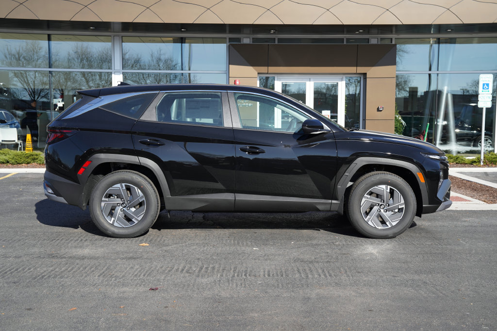 New 2026 Hyundai Tucson Hybrid Blue SE SUV