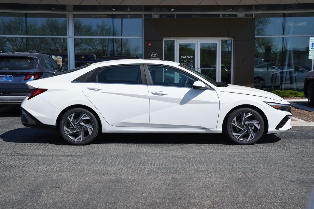 New 2026 Hyundai Elantra Limited Sedan