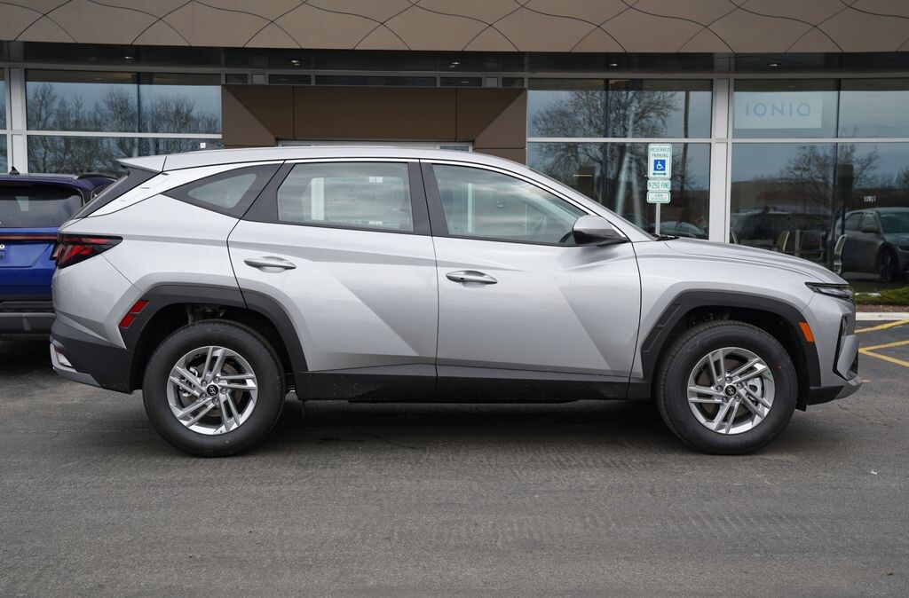 New 2026 Hyundai Tucson SE SUV