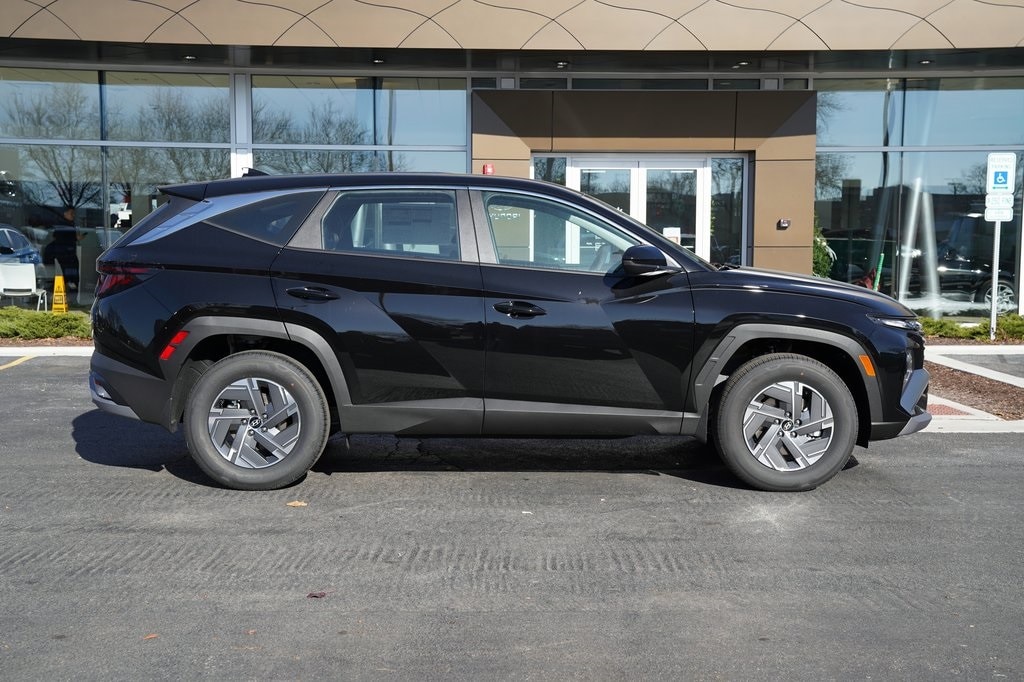 New 2026 Hyundai Tucson Hybrid Blue SE SUV