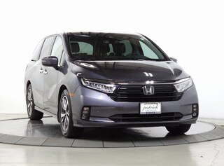 Used 2022 Honda Odyssey Touring Van for sale in Schaumburg IL