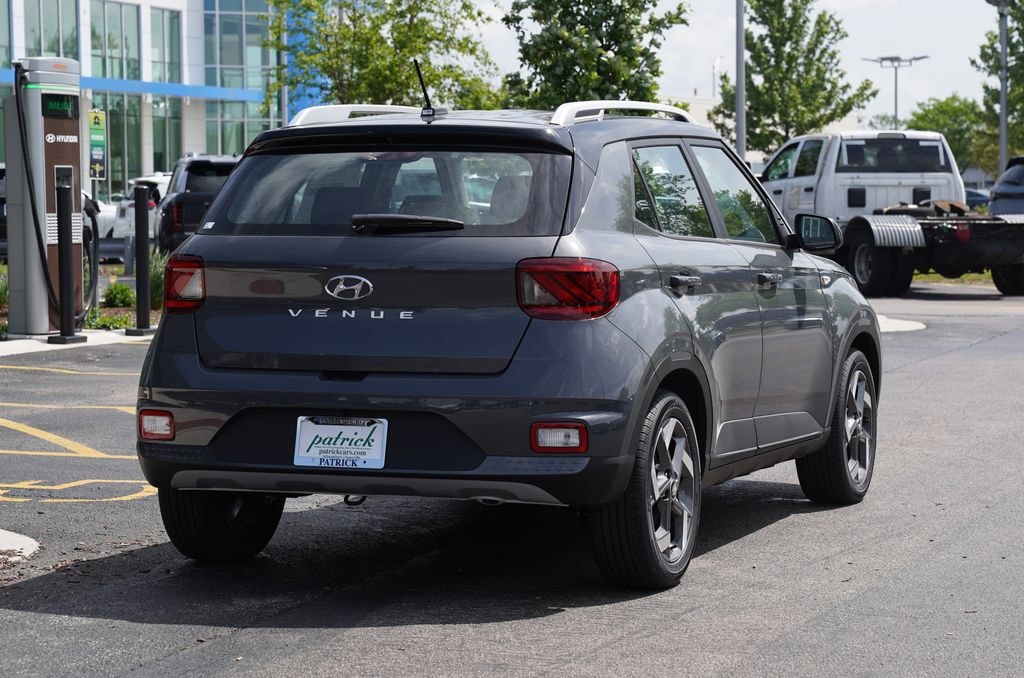 New 2026 Hyundai Venue SEL w/Two-Tone Roof SUV